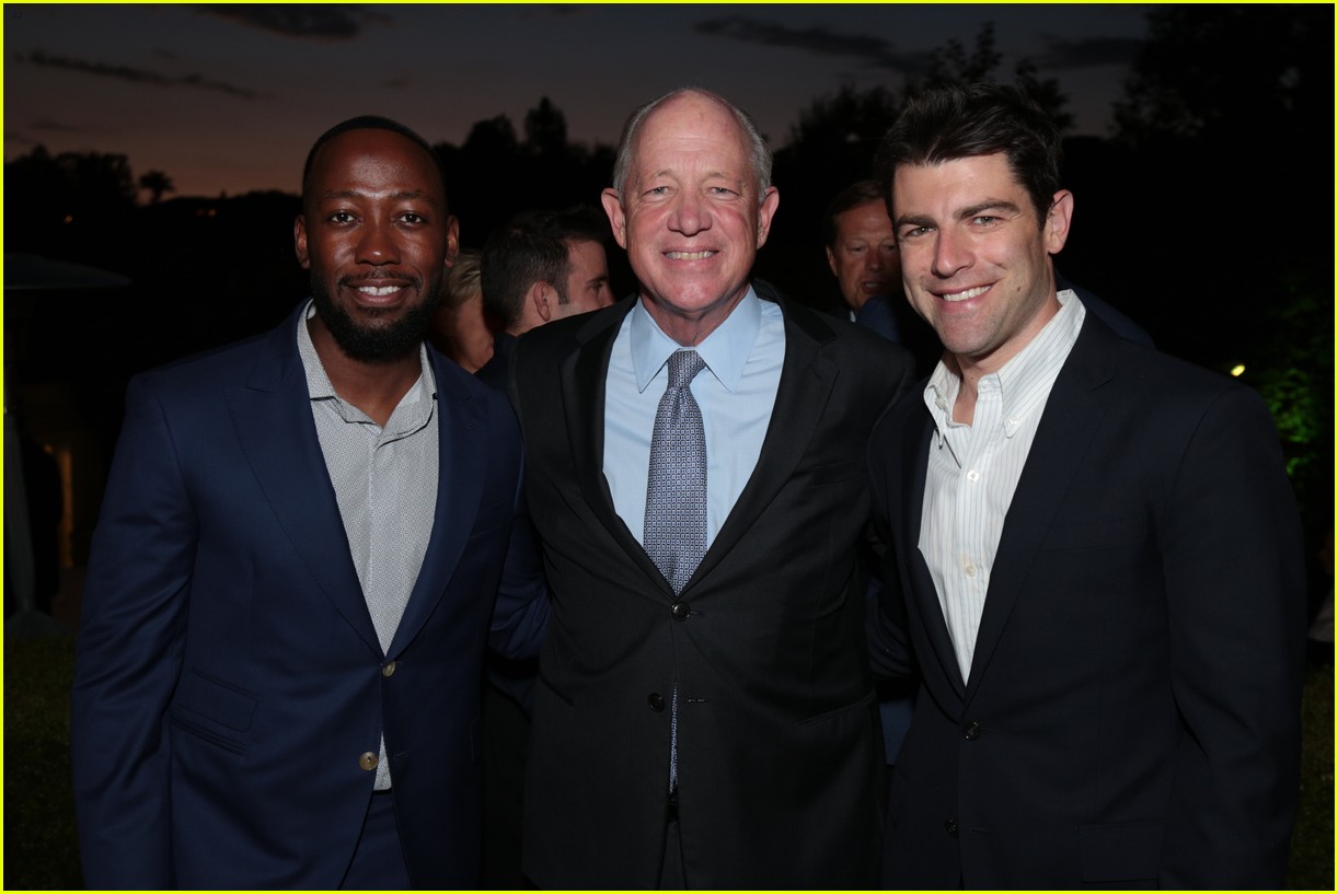 Lea Michele & Sarah Hyland Pair Up for No Kid Hungry Dinner: Photo