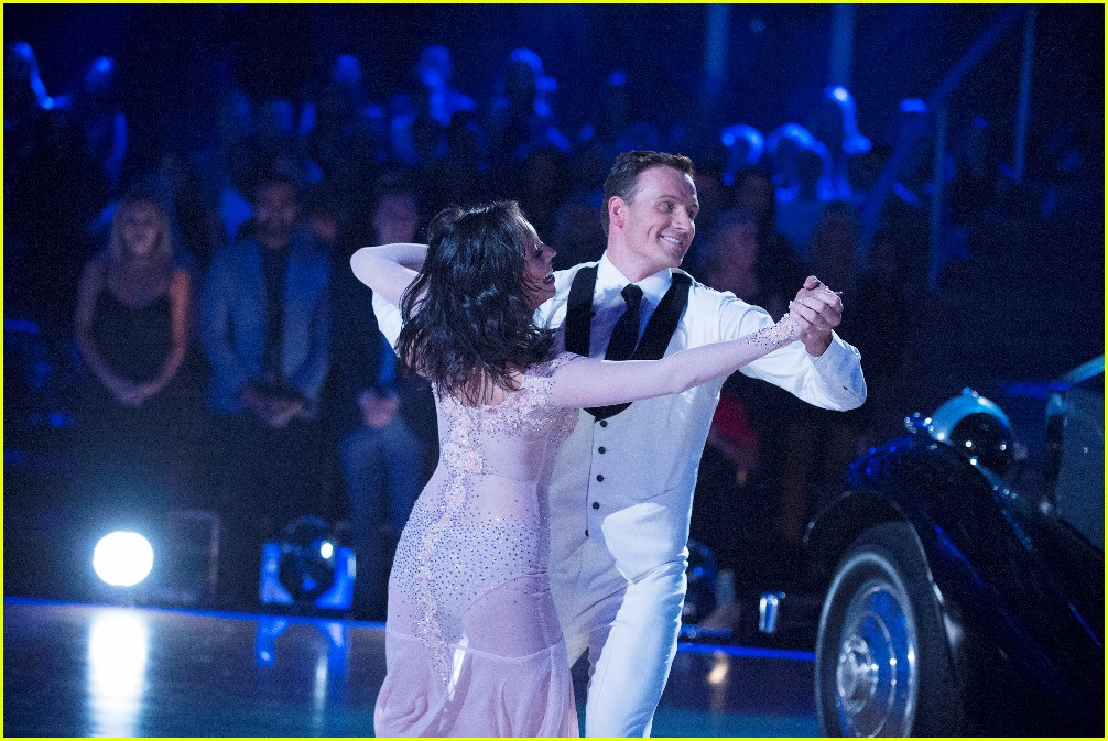 Ryan Lochte Dances Foxtrot on 'DWTS' Fall 2016 Week 1 Watch Now(02)