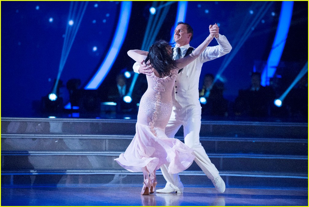 Ryan Lochte Dances Foxtrot on 'DWTS' Fall 2016 Week 1 Watch Now