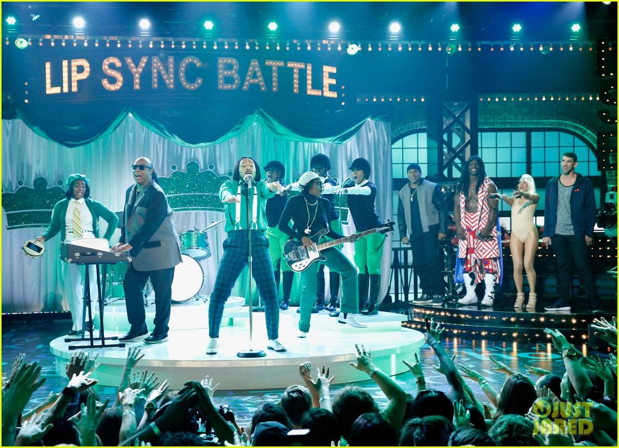 Michael Phelps Performs Eminem's 'Lose Yourself' on 'Lip Sync Battle