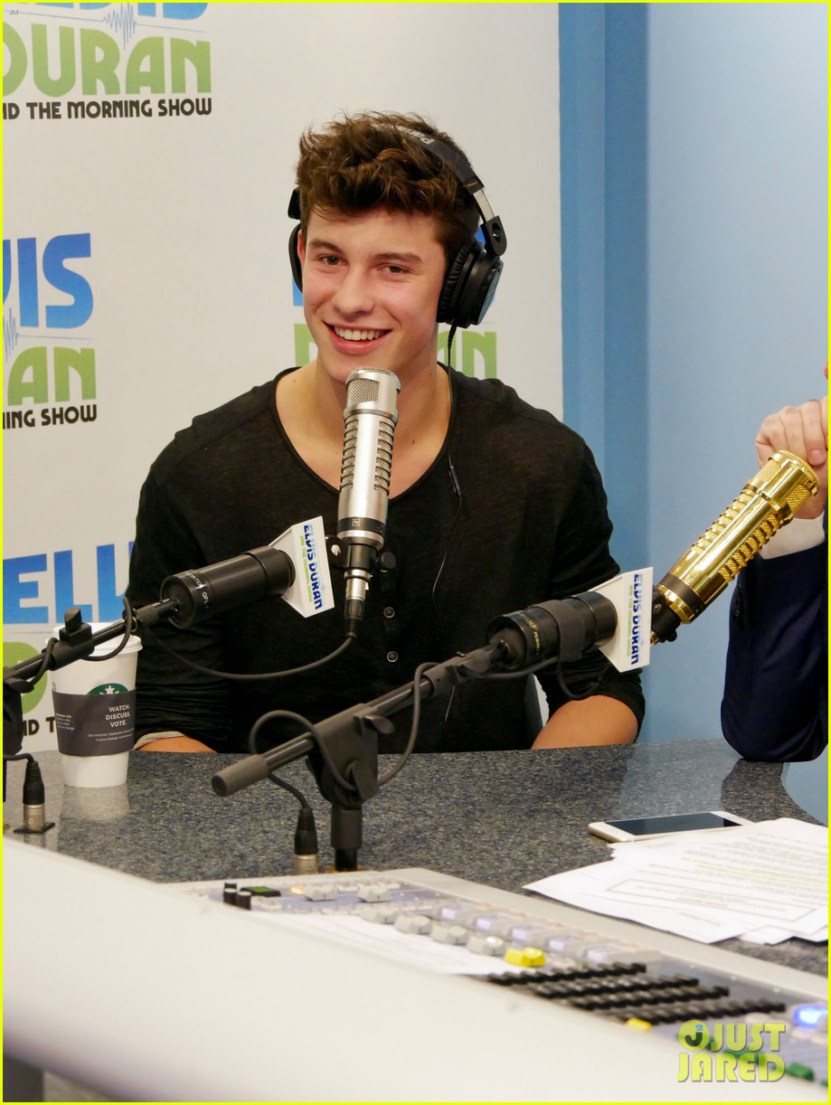 Photo shawn mendes debuts emotional mercy music video 07 Photo