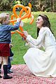 kate middleton prince william balloon animals george charlotte 05