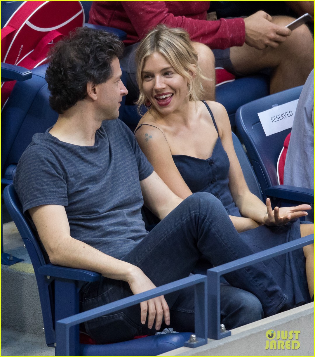 Sienna Miller Bennett Miller Couple Up At U S Open Finals Photo 16 Us Open Bennett Miller Damian Lewis Debra Messing Evan Lowenstein James Spader Josh Groban Kevin Spacey Peter