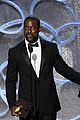 sterling k brown courtney b vance emmys 2016 04