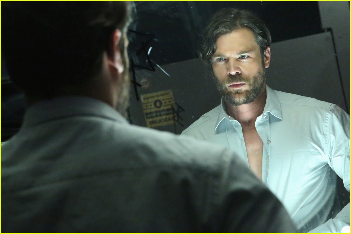 Shirtless Charlie Weber Shaves Off Beard & Hair for 'How to Get Away