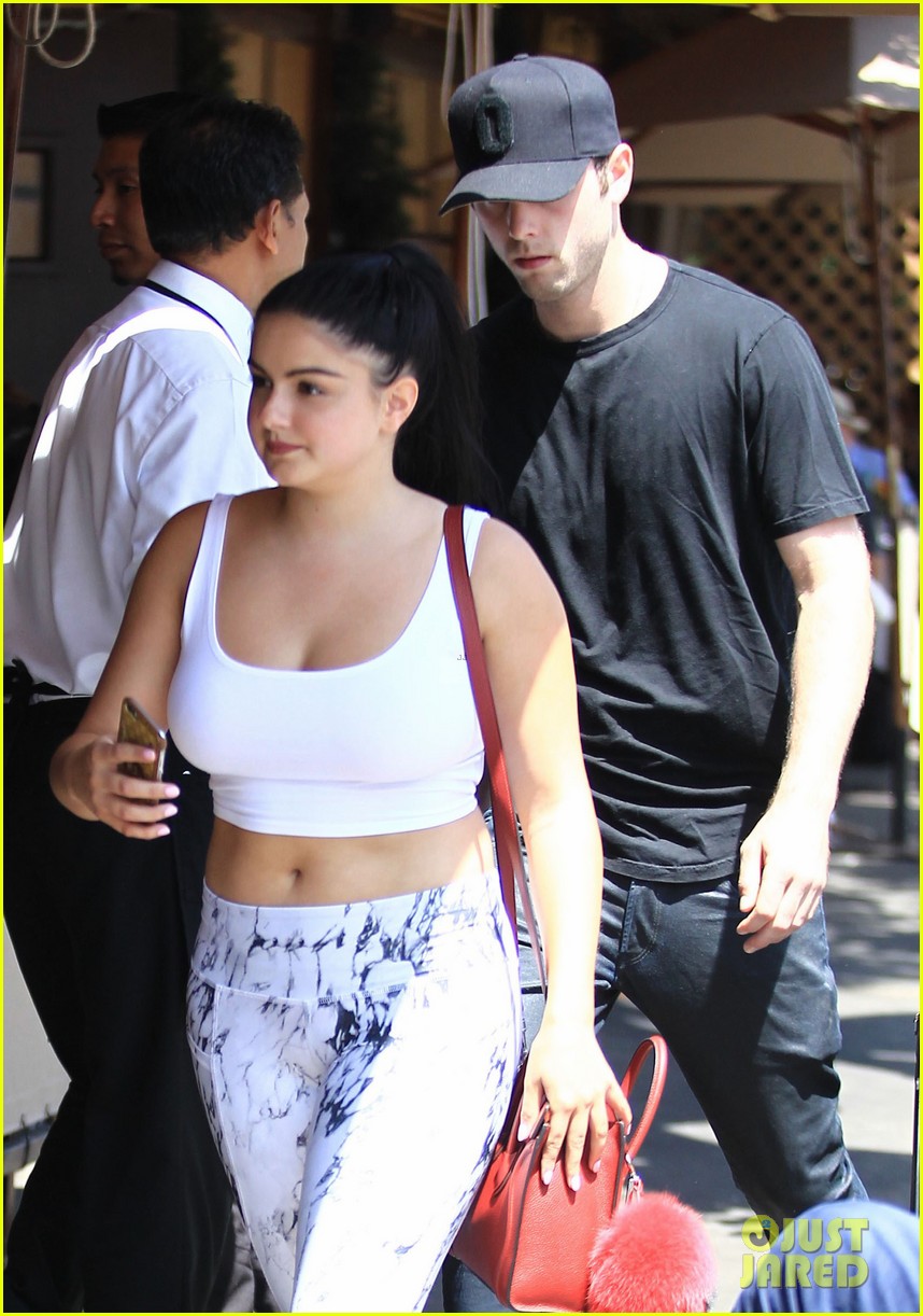 Photo ariel winter and rumored boyfriend sterling beaumon grab lunch