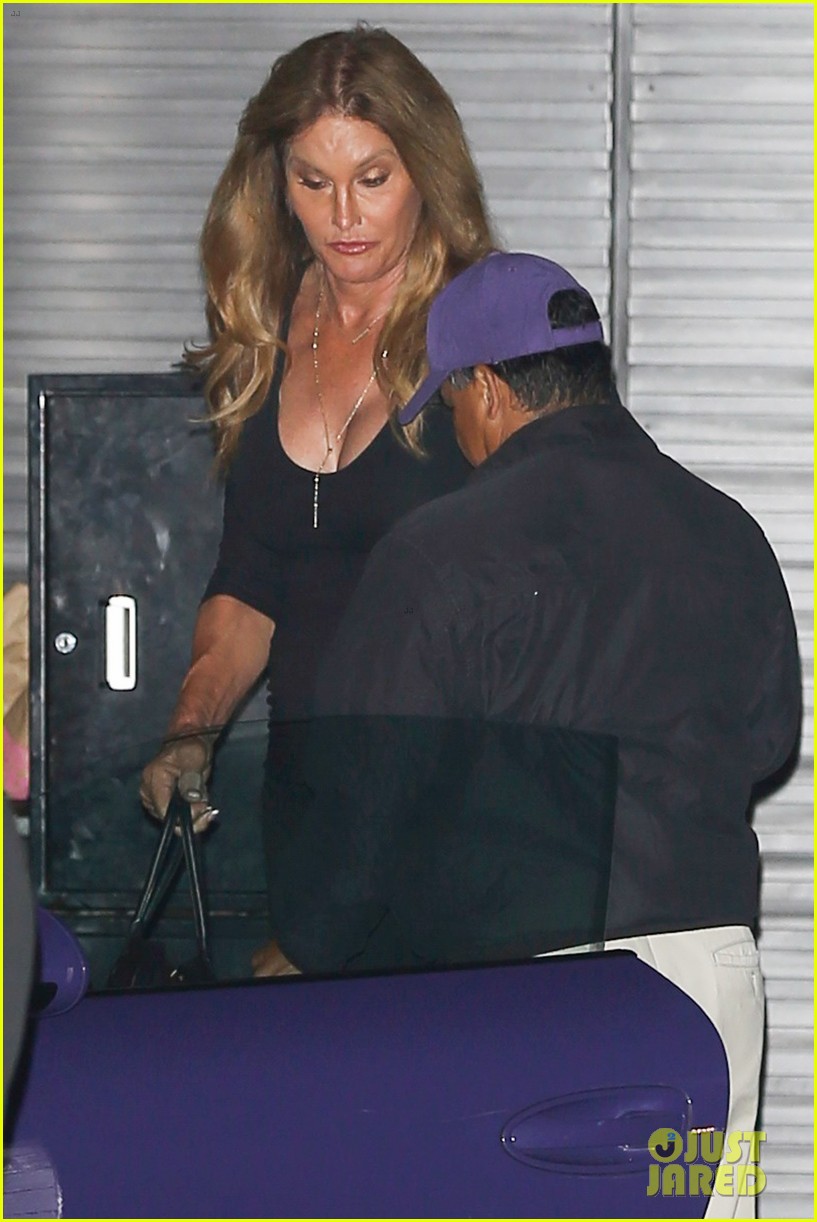 Photo: caitlyn jenner tips valet dinner nobu malibu 03 | Photo 3783982