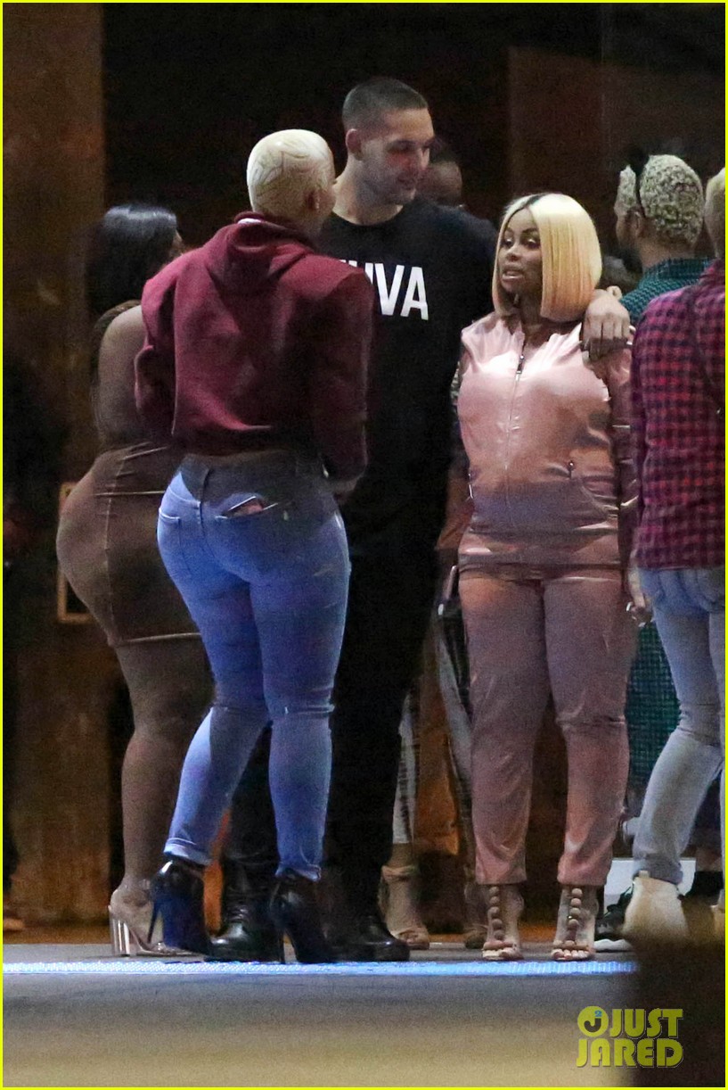 Blac Chyna Celebrates Amber Rose's 33rd Birthday At Flirt Cosmetics(01)