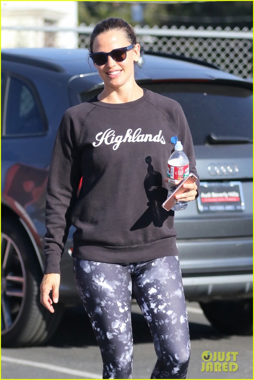 Photo: jennifer garner starts her weekend off with spin