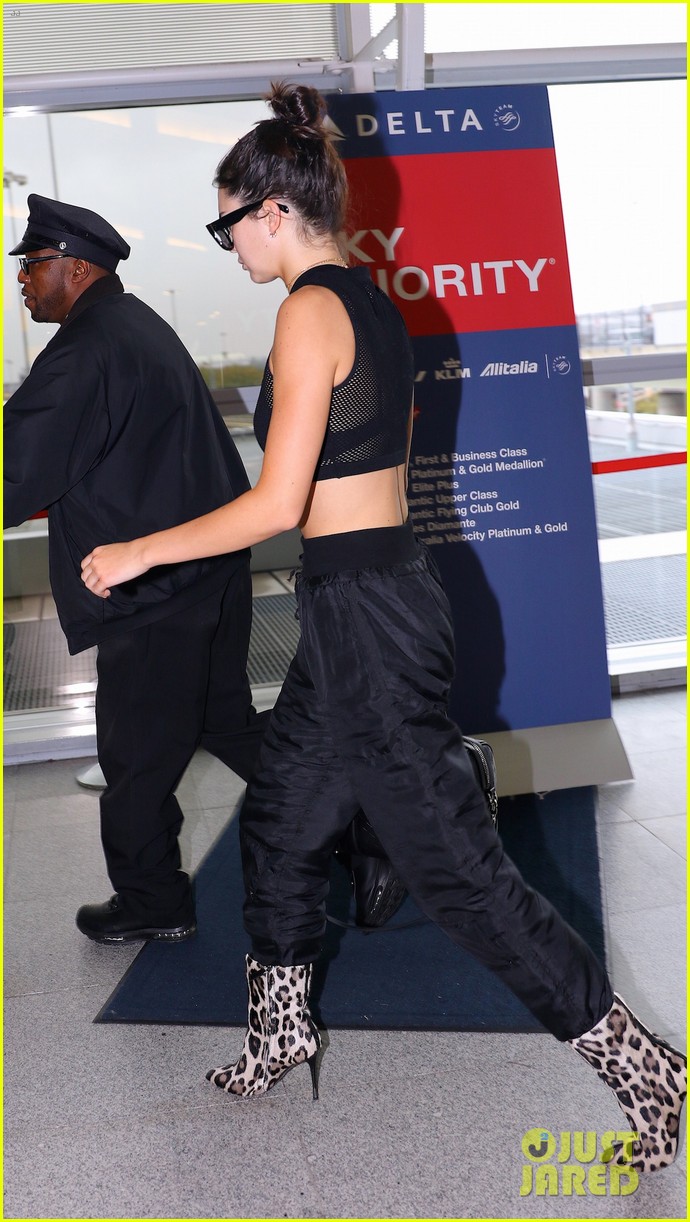 Kendall Jenner Shows Off Her Brand New Lip Tattoo! Photo 3774852