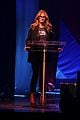 julia roberts lena dunham hillary clinton broadway fundraiser 01
