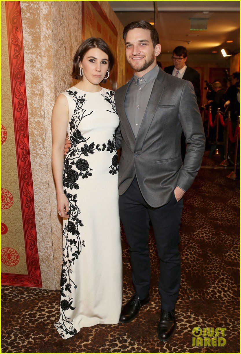 Girls' Zosia Mamet Gets Married to Evan Jonigkeit! Photo 3776643(00)