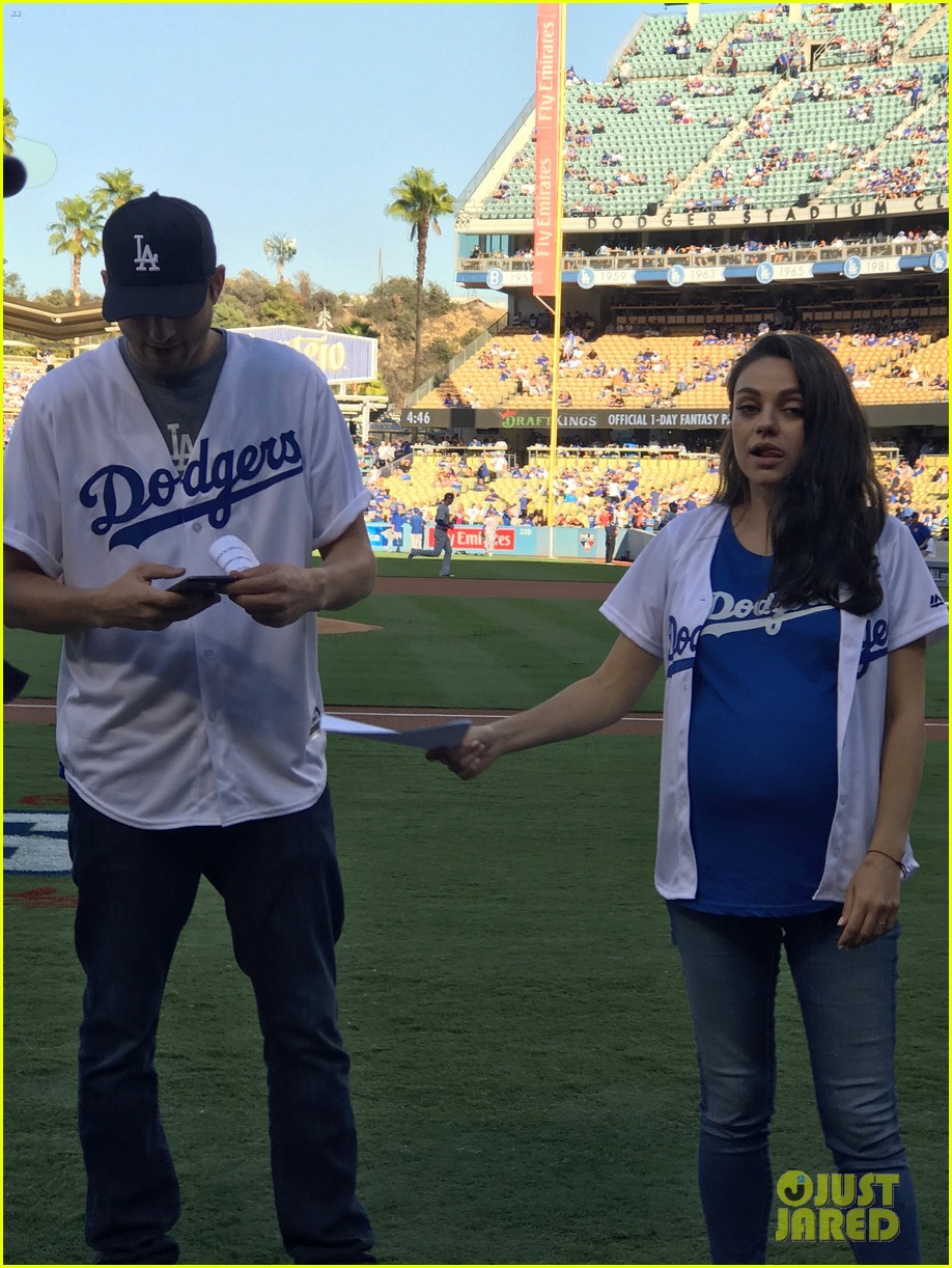 Photo: mila kunis ashton kutcher shopping dodgers 18 | Photo 3791645