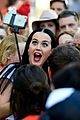 katy perry visits unlv dorms to urge students to vote for hillary clinton 33