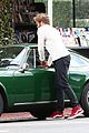 chris pine flips off the paparazzi after his newsstand stop 13