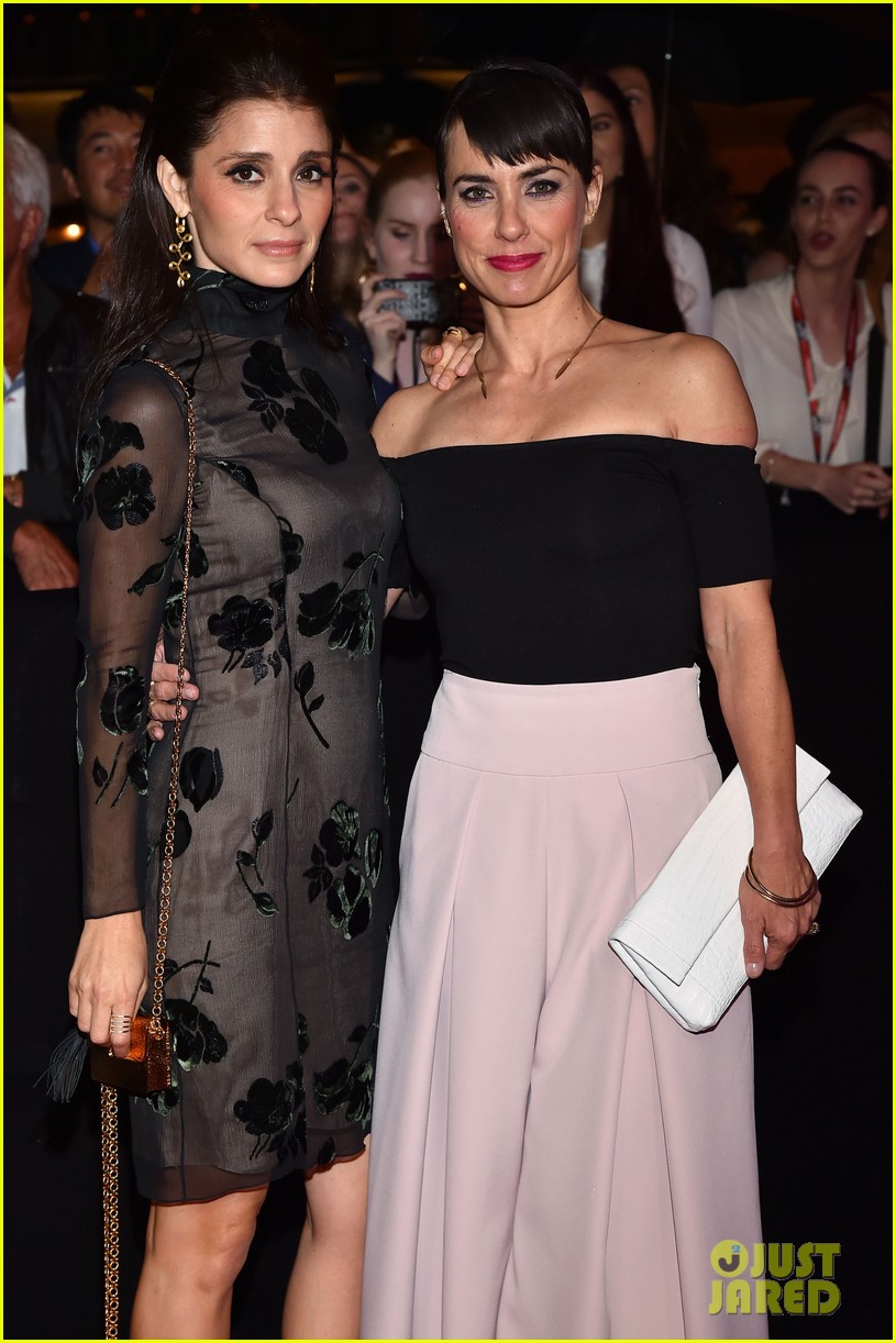 Dennis Quaid & New Girlfriend Santa Auzina Make Red Carpet Debut At