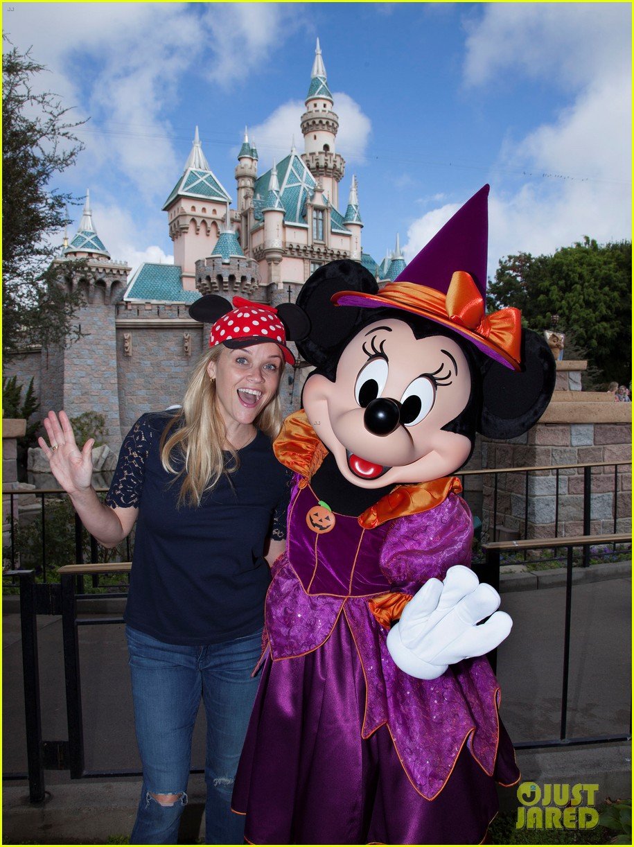 Reese Witherspoon & Son Tennessee Spend the Day at Disneyland! Photo