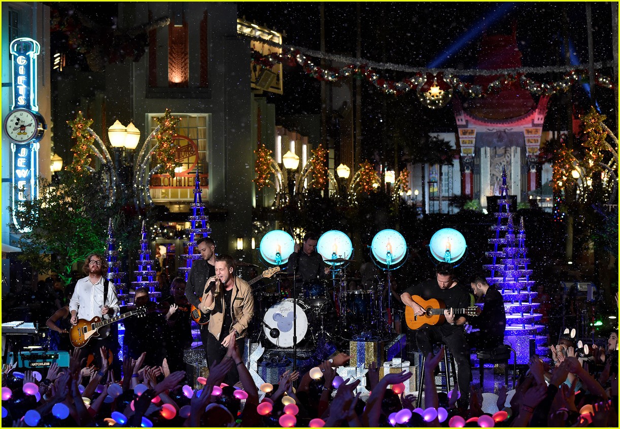 Disney's Holiday Celebration Special 2016 Full Performers List