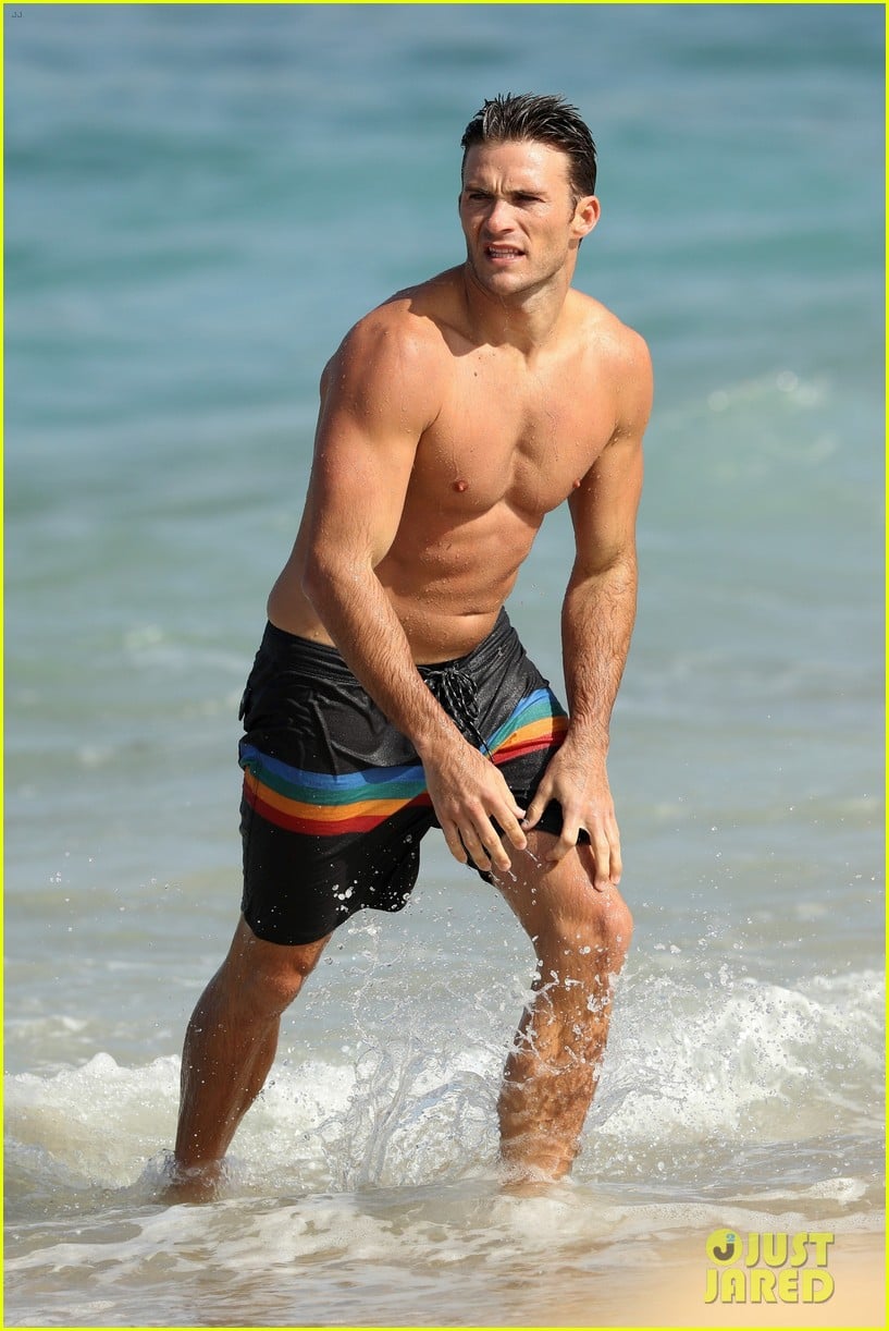 Scott Eastwood Goes Surfing in Hot New Shirtless Beach Photos! scott eastwo...