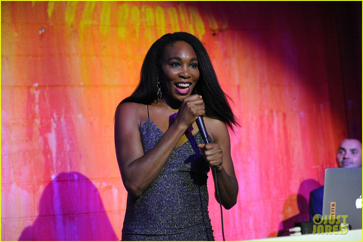 Heidi Klum Celebrates Her 'Ocean Drive' Cover at Art Basel Photo