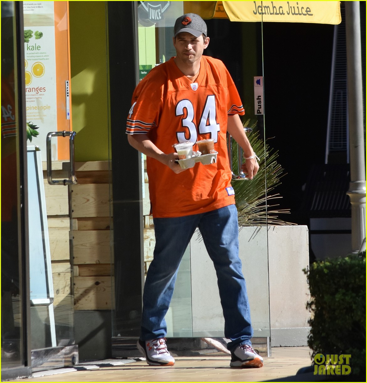 Mila Kunis Curbs Pregnancy Cravings With Jamba Juice Photo 3808139