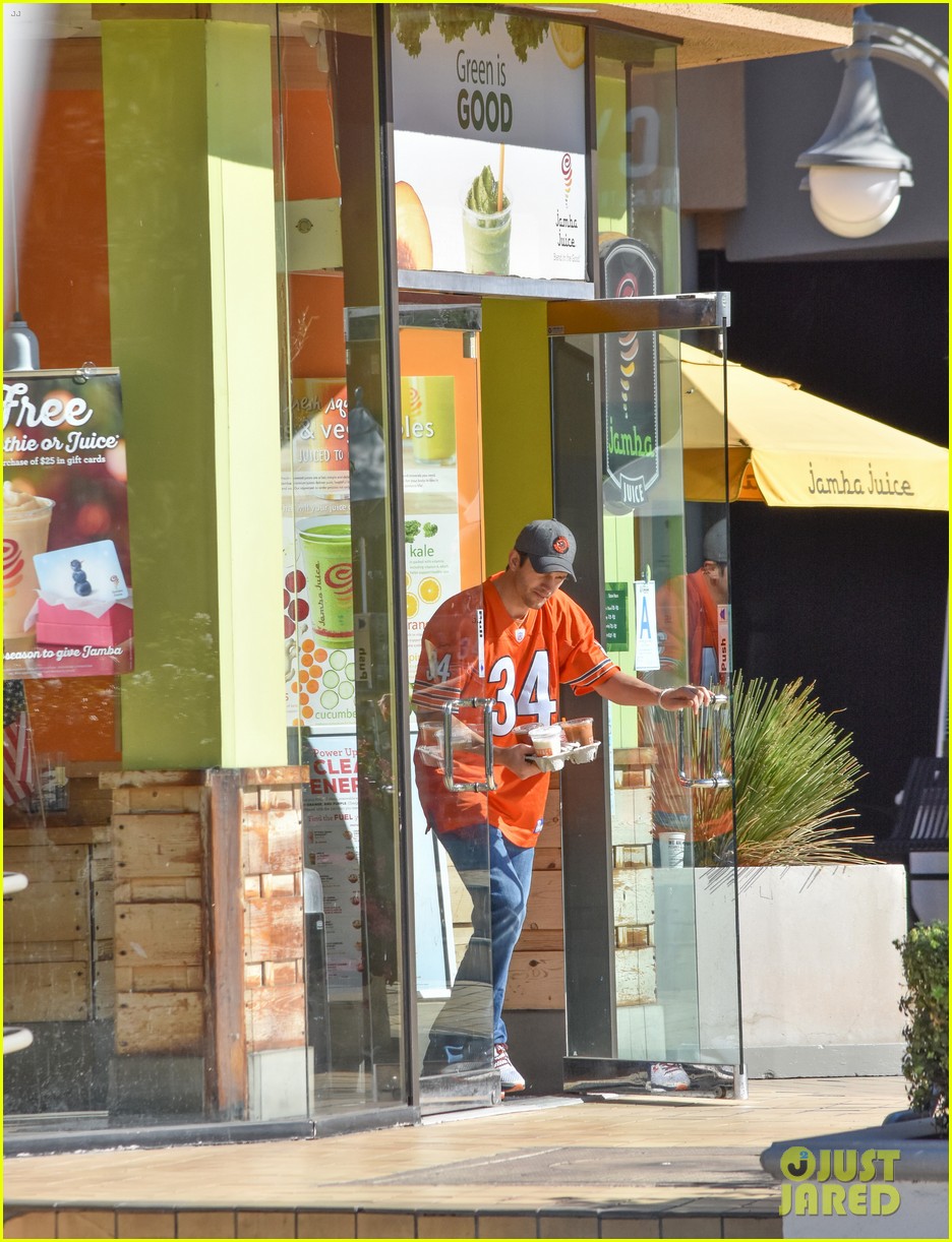 Mila Kunis Curbs Pregnancy Cravings With Jamba Juice Photo 3808144 Ashton Kutcher, Mila Kunis