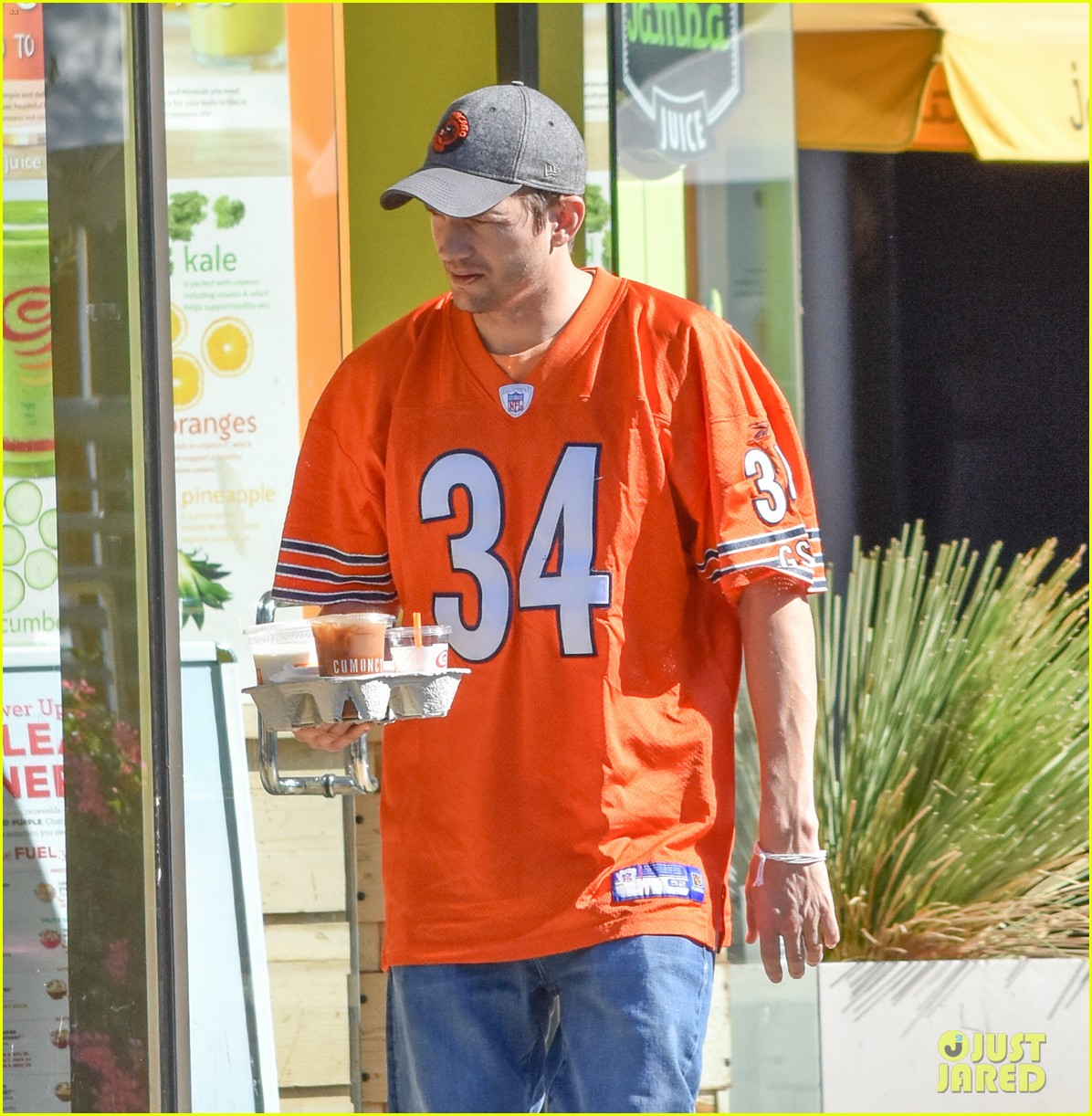 Mila Kunis Curbs Pregnancy Cravings With Jamba Juice Photo 3808154