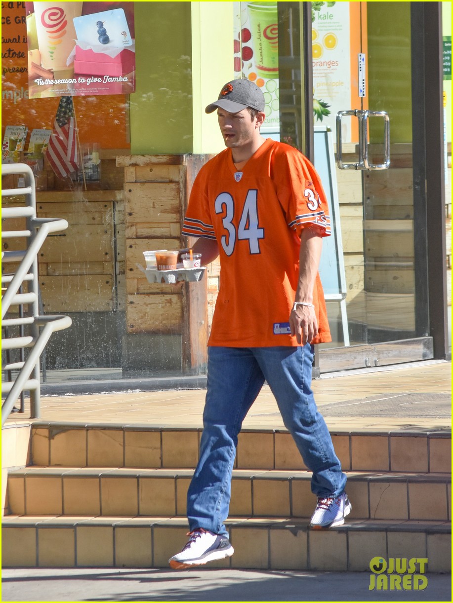 Mila Kunis Curbs Pregnancy Cravings With Jamba Juice Photo 3808155 Ashton Kutcher, Mila Kunis