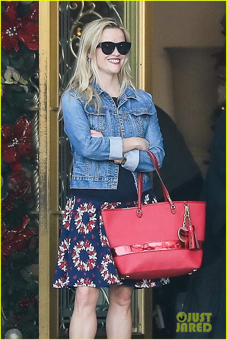 Reese Witherspoon Announces New FemaleDriven Company 'Hello Sunshine