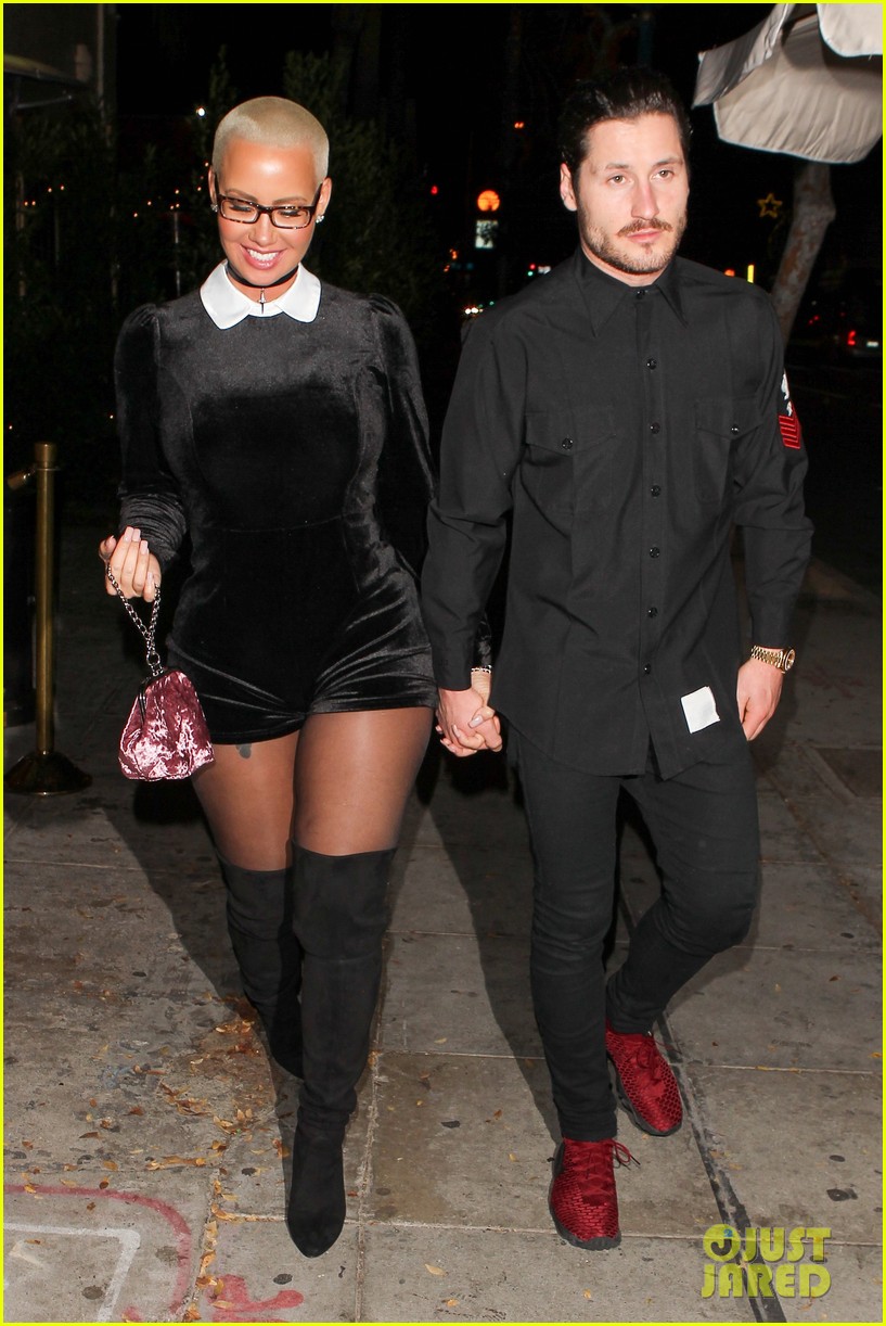 Amber Rose & Val Chmerkovskiy Hold Hands on Date Night! Photo 3825175