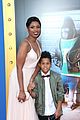 jennifer aniston kelly rowland bring their sons to the sing premiere 05