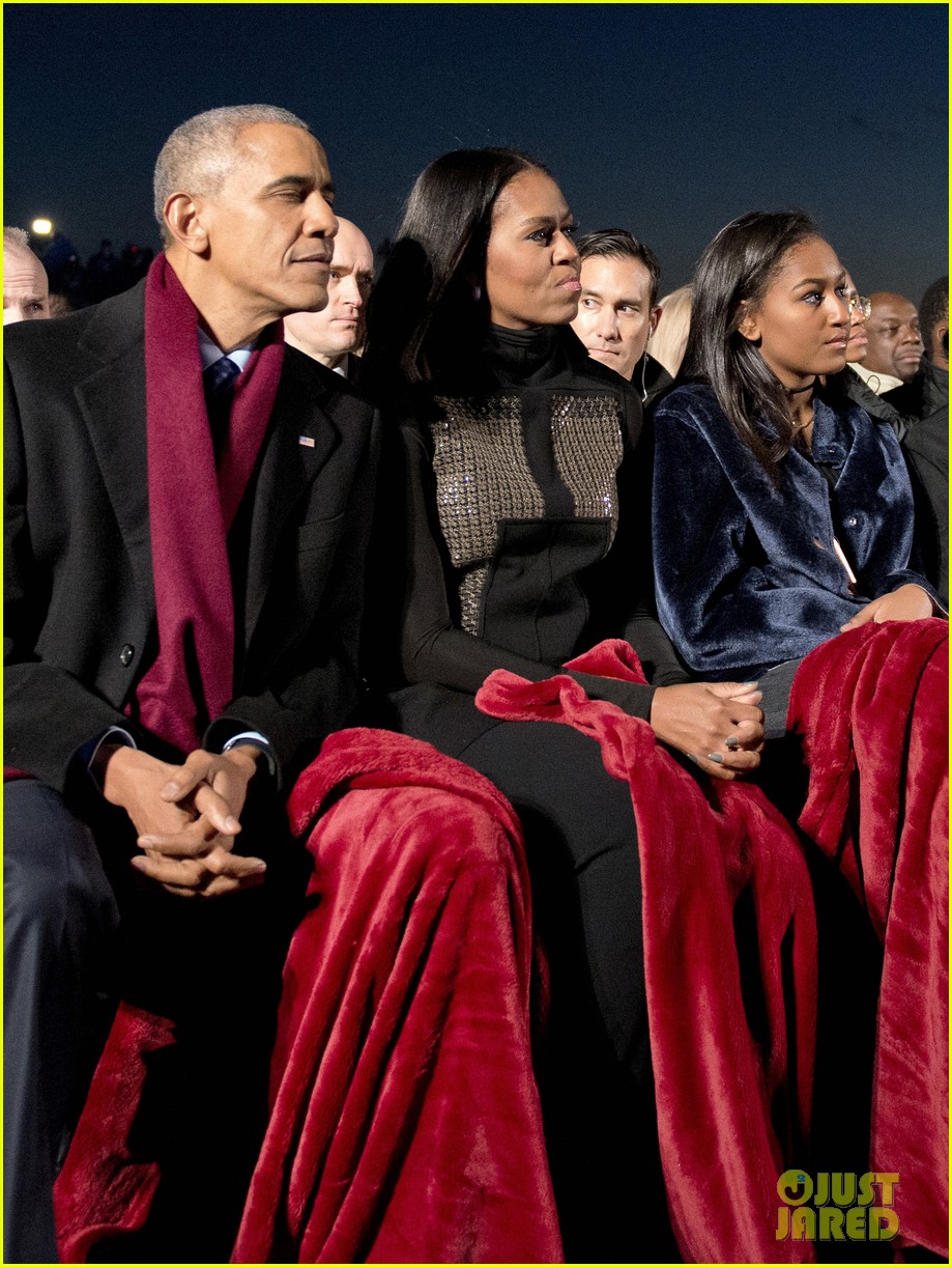 The Obamas Light Their Final Christmas Tree at the White House with