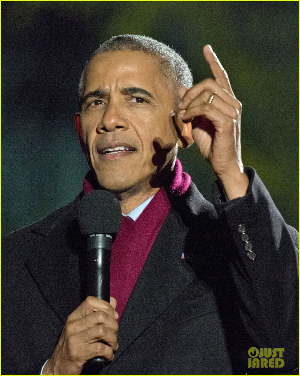 The Obamas Light Their Final Christmas Tree at the White House with