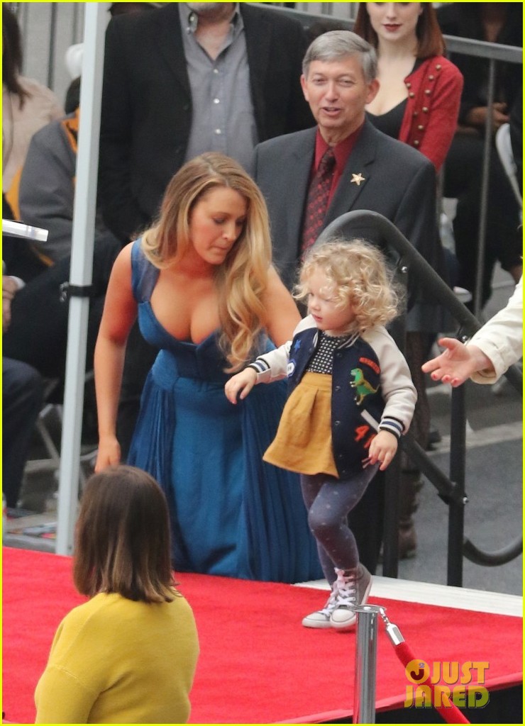 Photos Ryan Reynolds Blake Lively S Daughters Make First Official Appearance Photo 3829036 Blake Lively Celebrity Babies Inez Reynolds James Reynolds Ryan Reynolds Pictures Just Jared