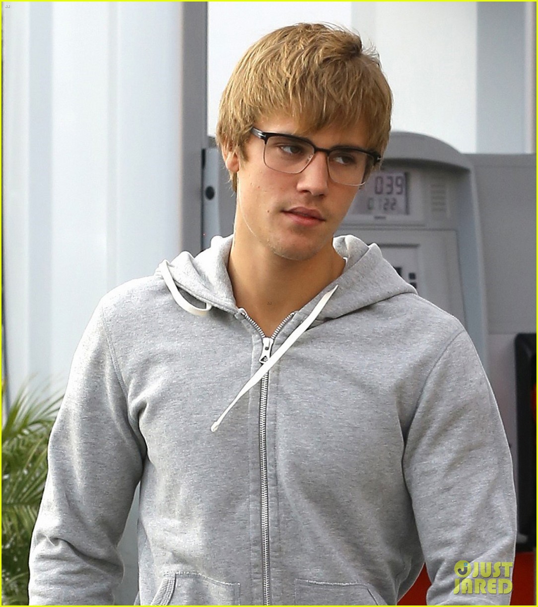 Great Barrier Reef Garderobe Panorama Justin Bieber Gives the Camera a Swooning Stare Behind His Glasses: Photo  3844693 | Justin Bieber Photos | Just Jared: Entertainment News