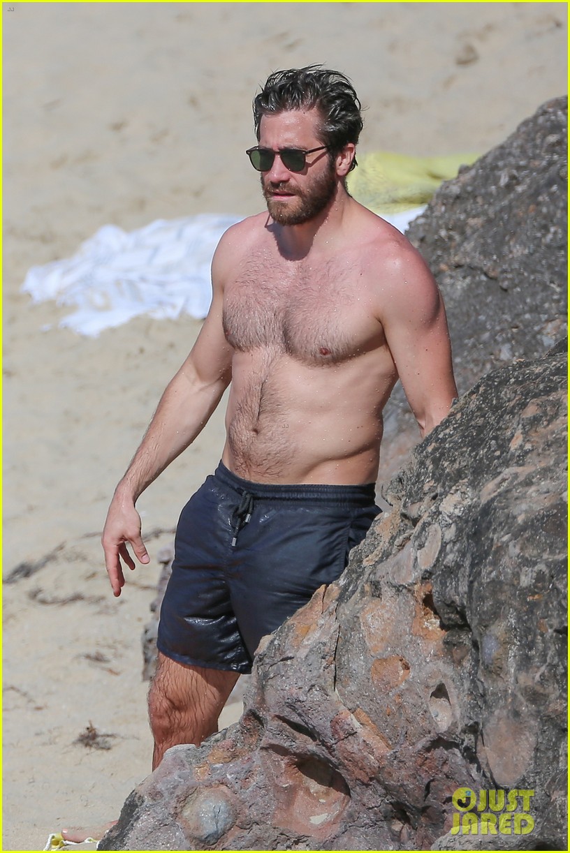 Jake Gyllenhaal Physique – Celebrity Body Type One (BT1), Male