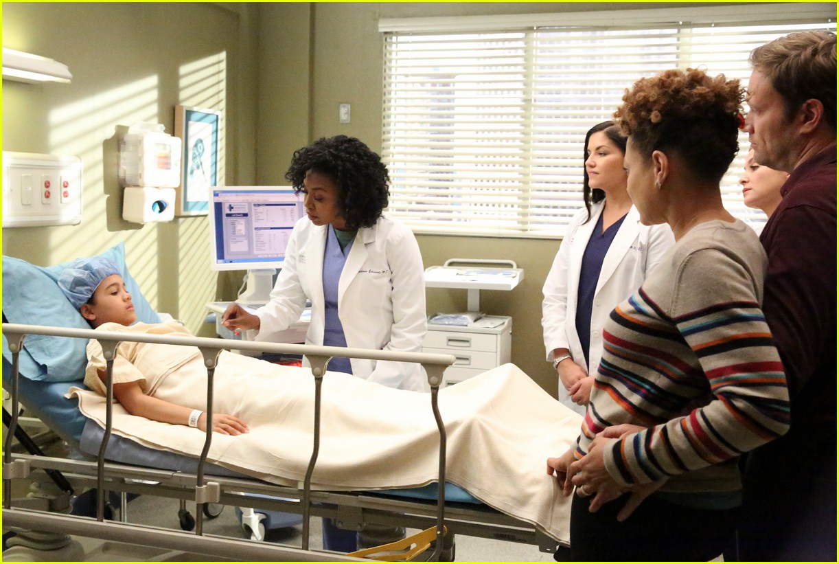 'Grey's Anatomy' Cast Member to Leave This Year (Spoilers): Photo