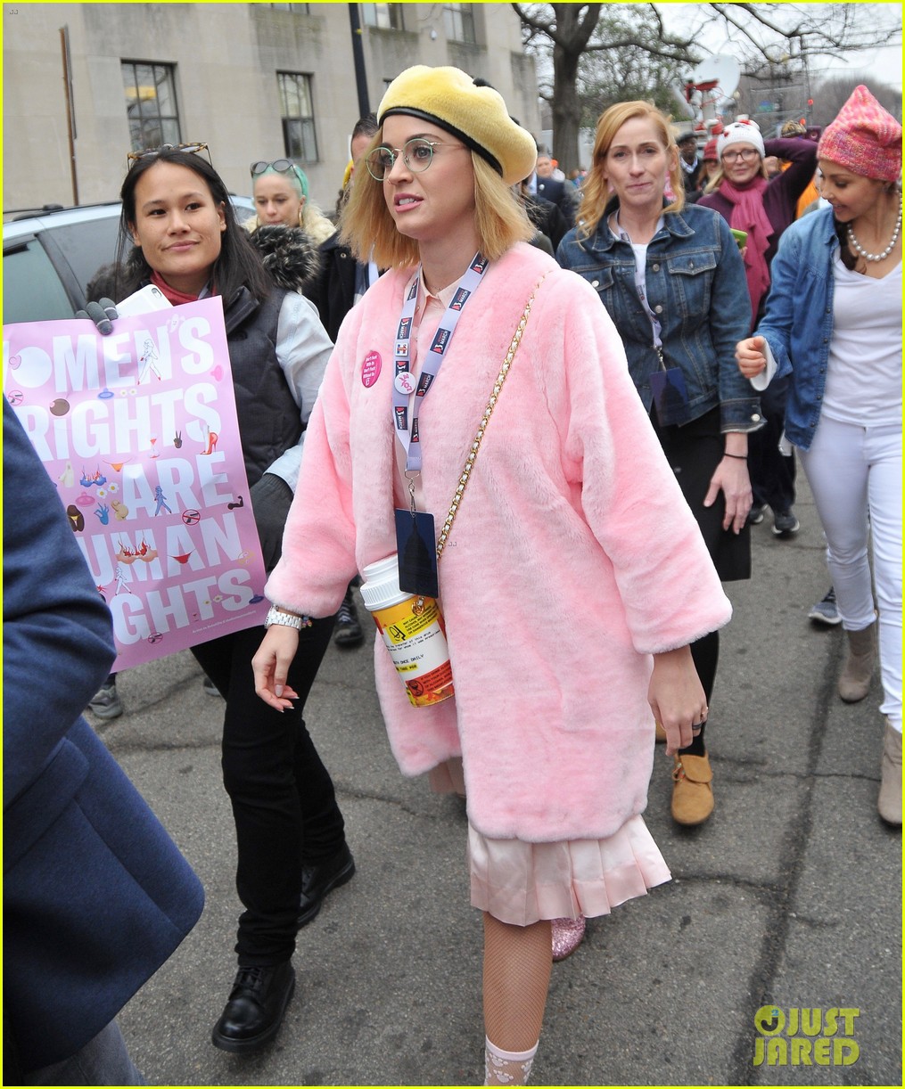 Katy Perry Stands with Planned Parenthood at Women's March! Photo