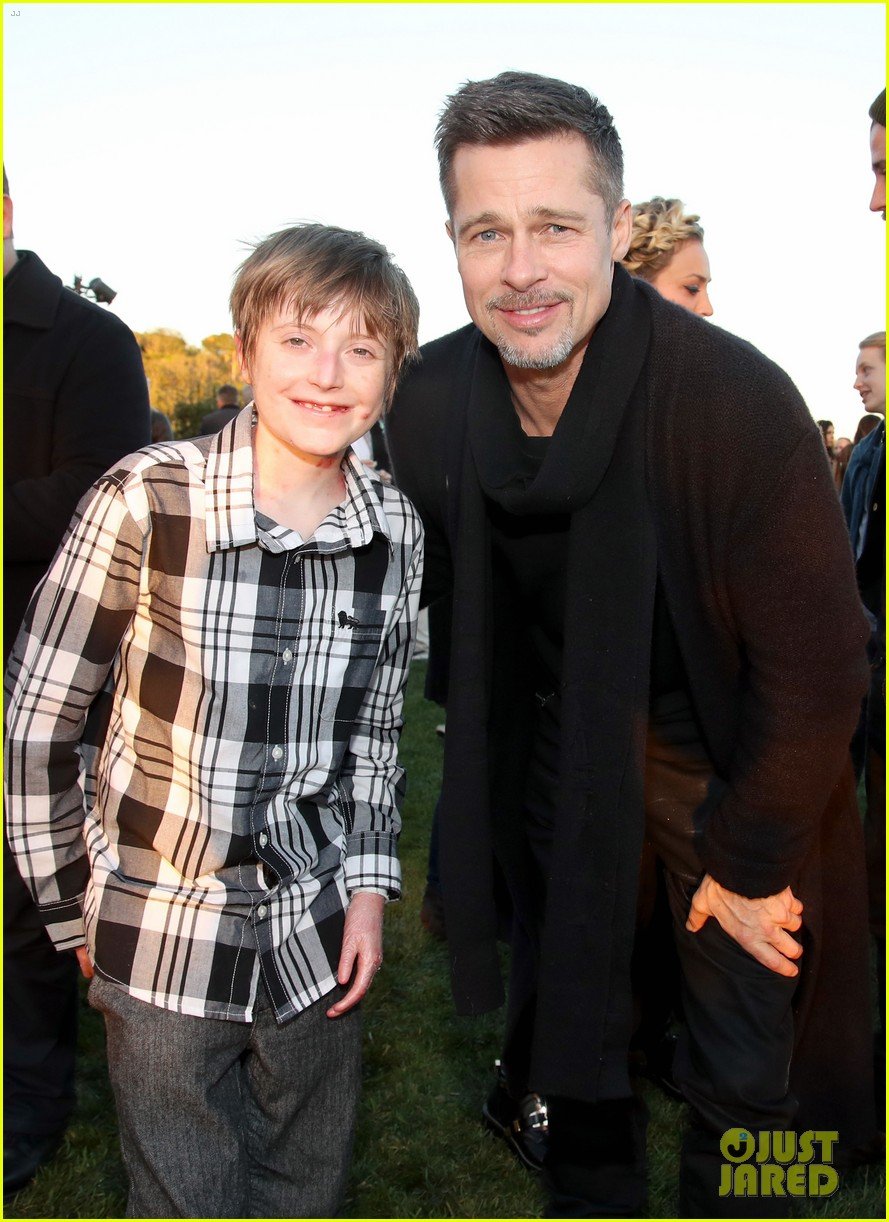 Brad Pitt Lends Star Power to Epidermolysis Bullosa Benefit Photo