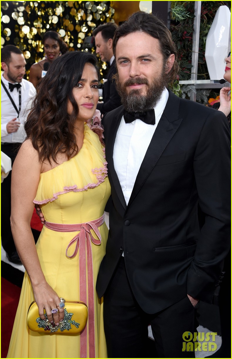 Salma Hayek & Rashida Jones Stun at SAG Awards 2017: Photo 3849798