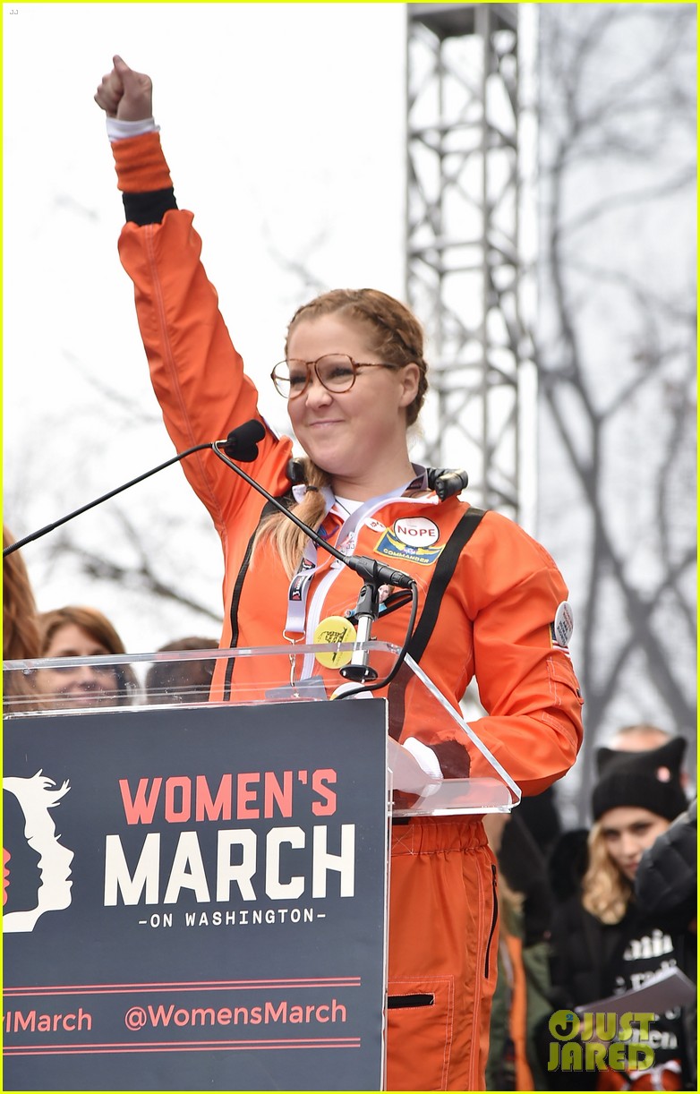 Amy Schumer Dresses as an Astronaut at Women's March, Joins Jessica