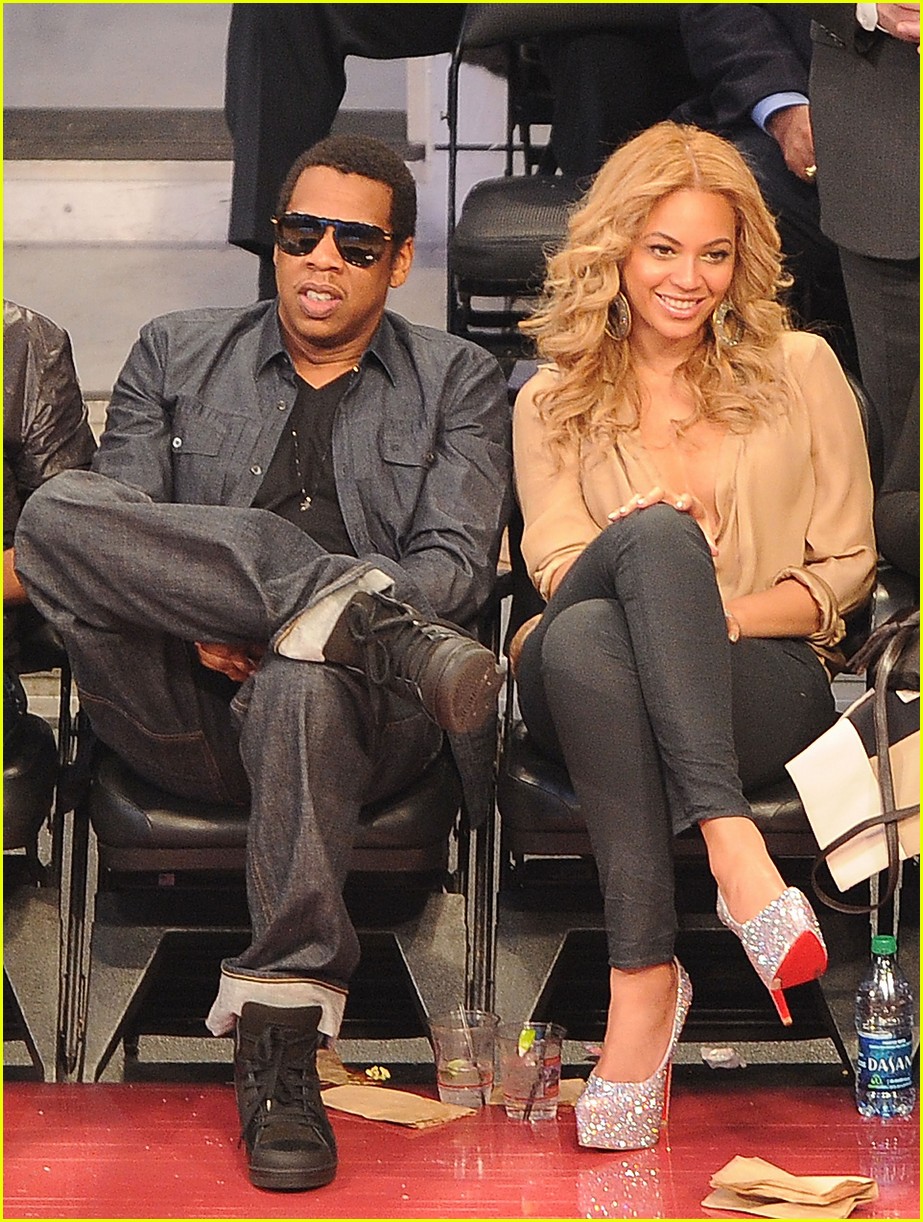 Beyonce Strips Down, Bares Baby Bump in Even More Pregnancy Photos