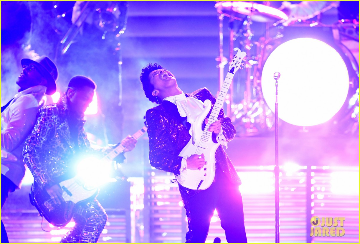 Photo bruno mars prince tribute grammys 2017 18 Photo 3858665 Just Jared Entertainment News