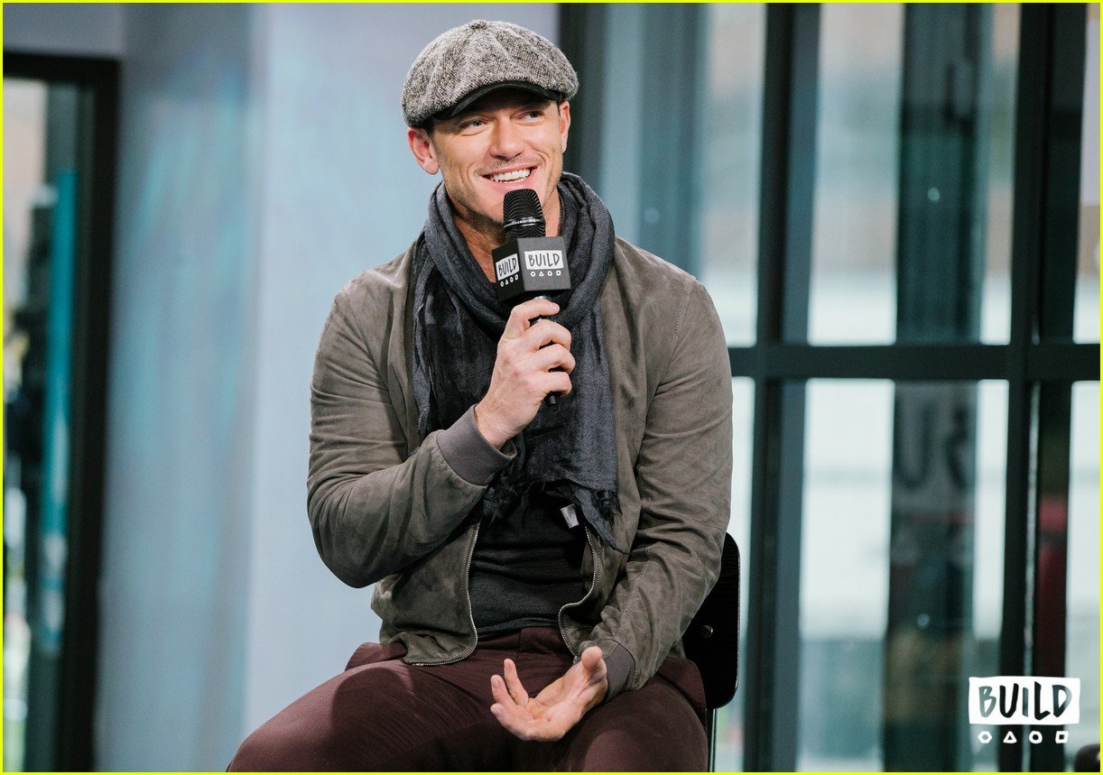 Luke Evans Debuts Gaston Clip from 'Beauty & The Beast' Watch Now