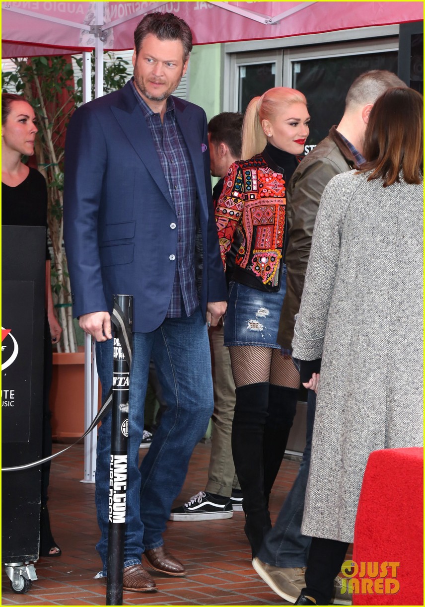 Photo: gwen stefani blake shelton support adam levine at walk of fame