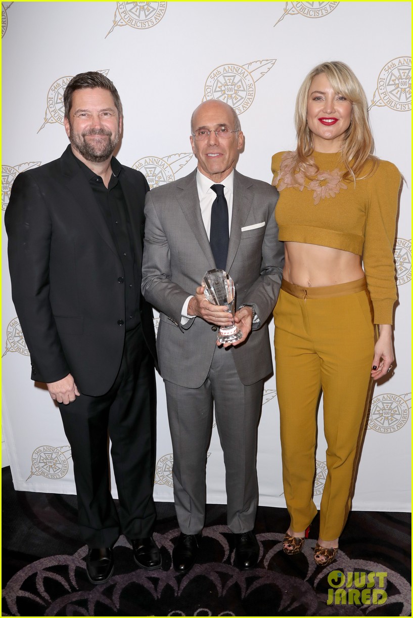 Kate Hudson Flaunts Her Amazing Abs at Publicists' Awards! Photo