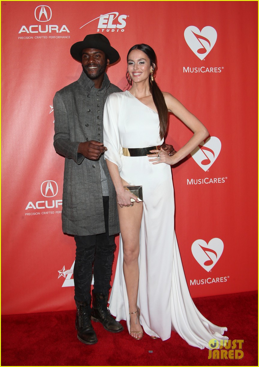 Kate Upton, Elle King, & More Celebrate Tom Petty During Grammys Weekend! Photo 3857355 John