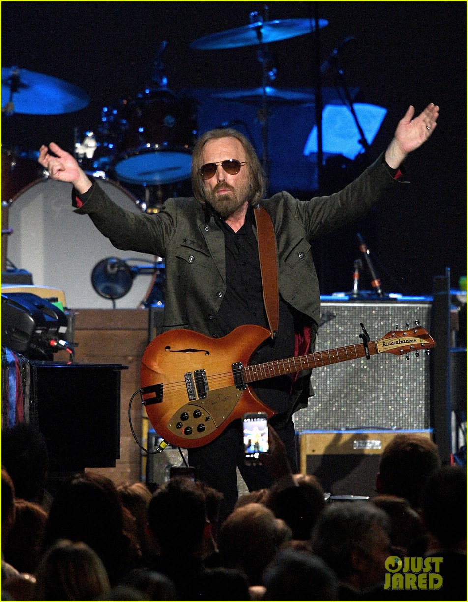 Kate Upton, Elle King, & More Celebrate Tom Petty During Grammys Weekend! Photo 3857362 John