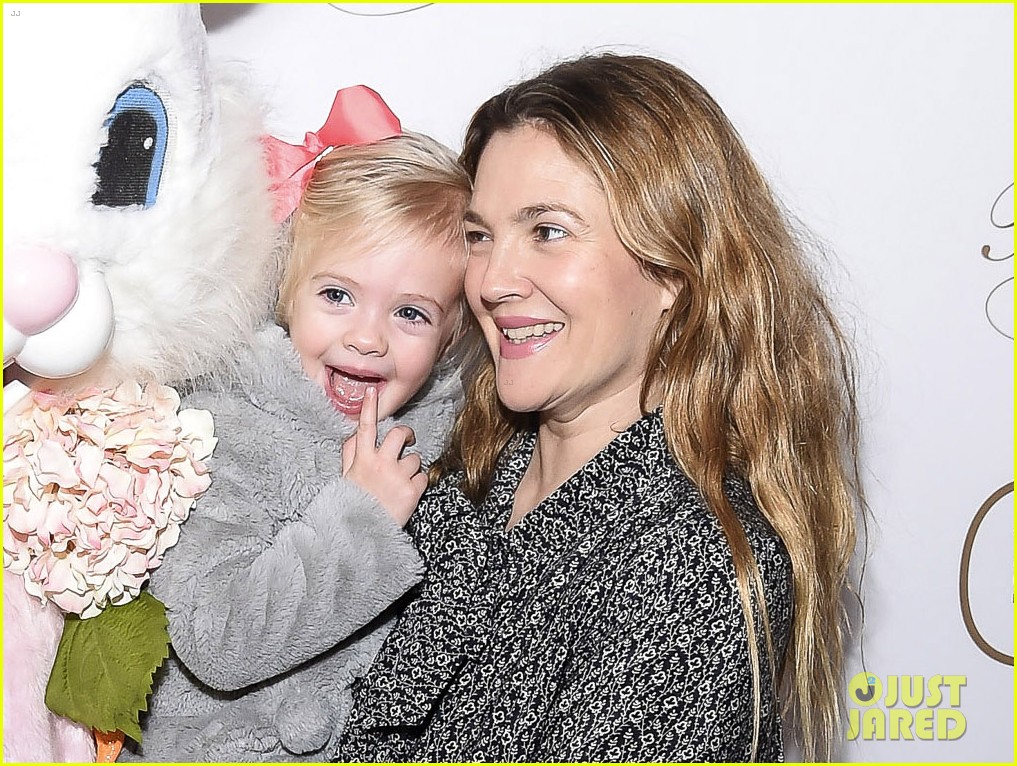 Drew Barrymore's Daughter Frankie Meets the Easter Bunny Cute Photos