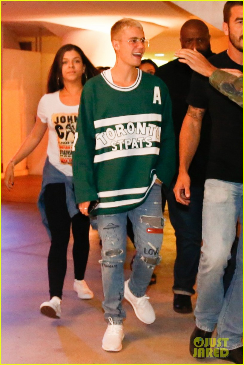 Justin Bieber Hikes Through Rio de Janeiro Rainforest: Photo 3880527 ...
